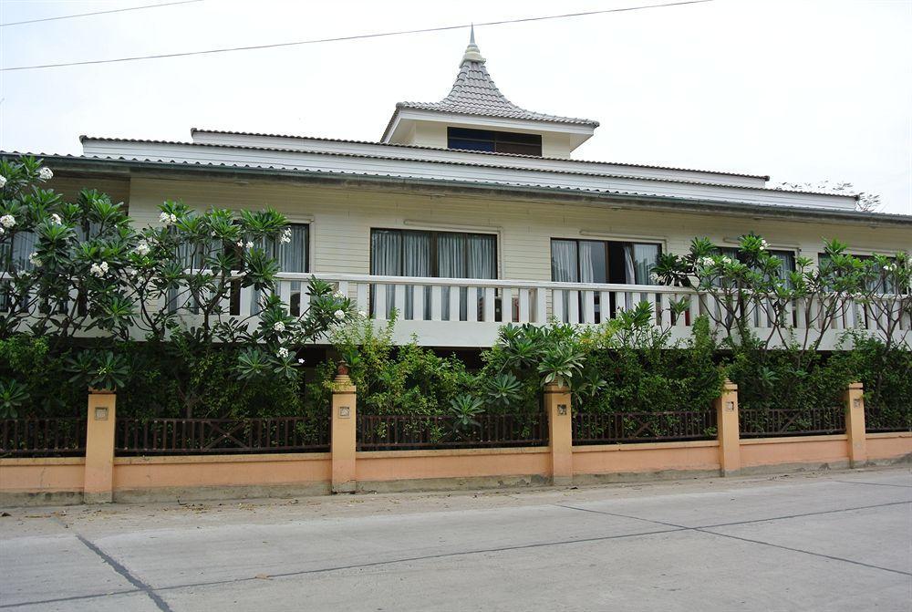 Oyo 884 Baan Sang Chan Cha-Am Hotel Exterior photo